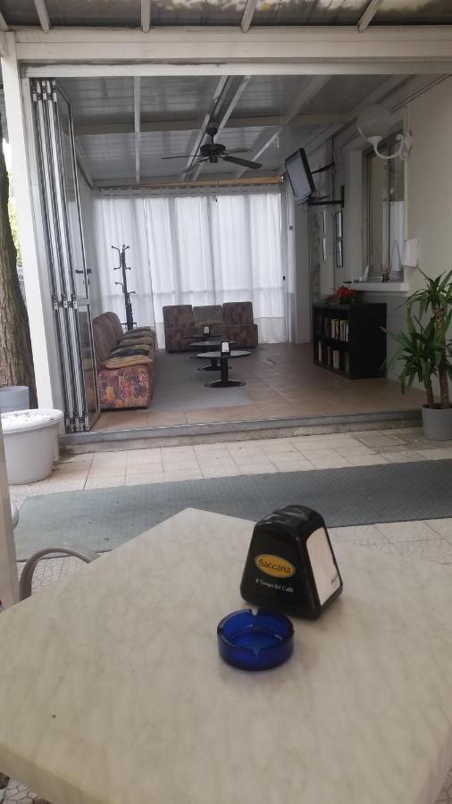 Hotel Manolita Rimini Luaran gambar