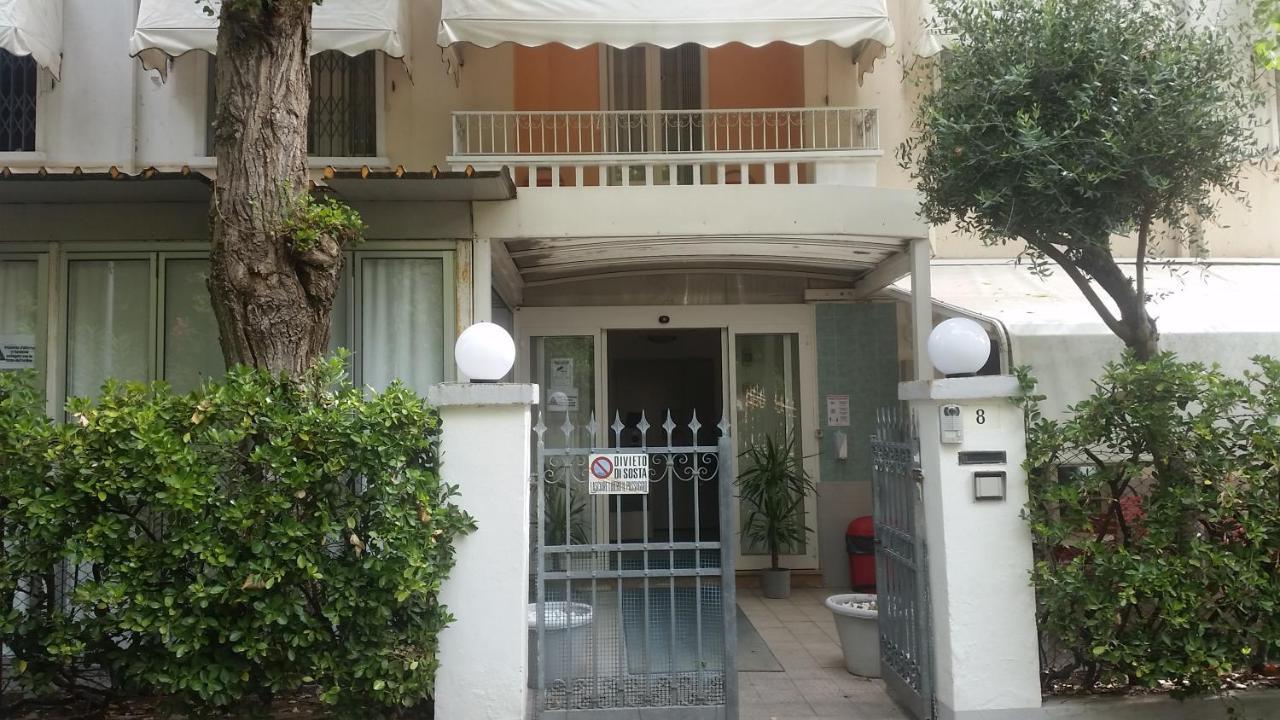Hotel Manolita Rimini Luaran gambar