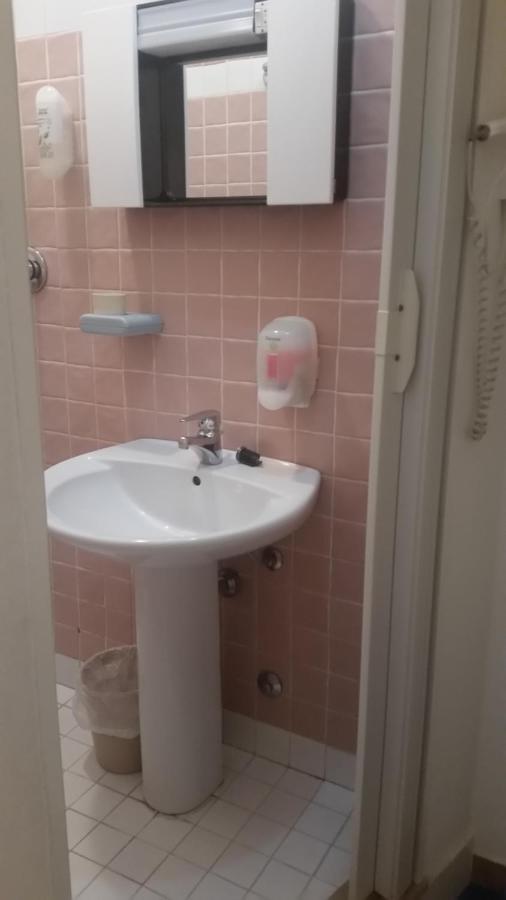 Hotel Manolita Rimini Luaran gambar