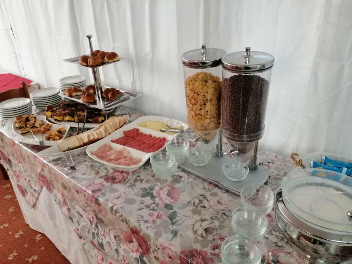 Hotel Manolita Rimini Luaran gambar