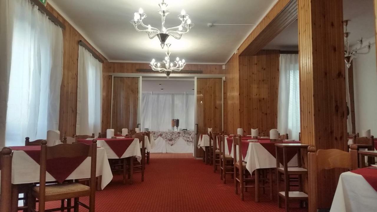 Hotel Manolita Rimini Luaran gambar