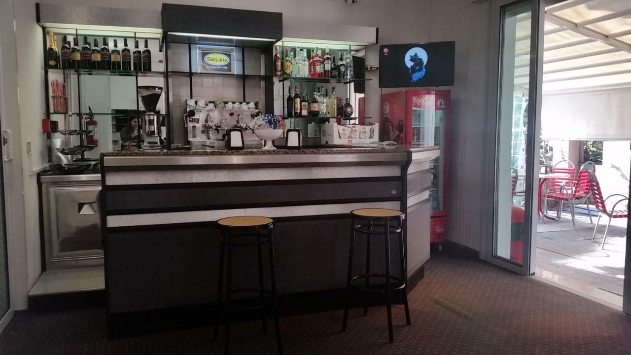 Hotel Manolita Rimini Luaran gambar