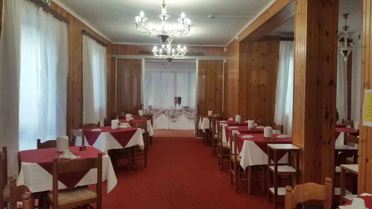 Hotel Manolita Rimini Luaran gambar