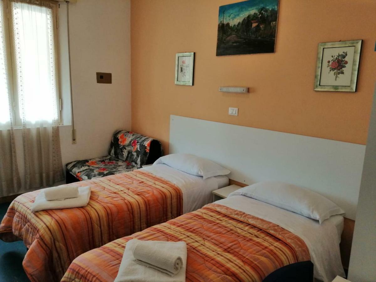 Hotel Manolita Rimini Luaran gambar