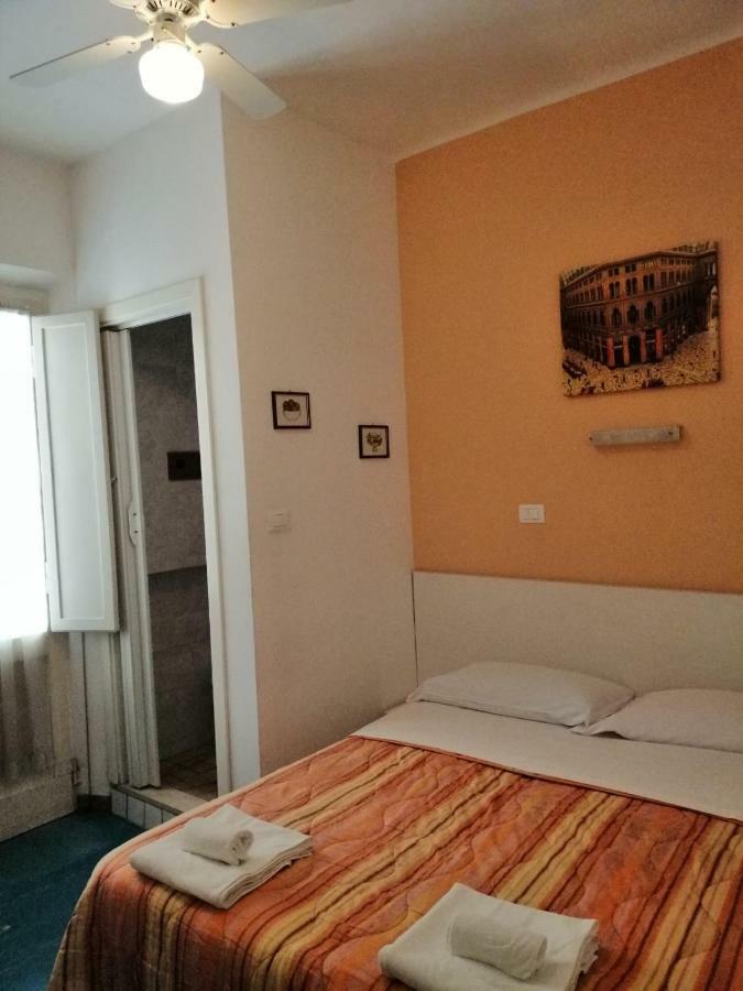 Hotel Manolita Rimini Luaran gambar