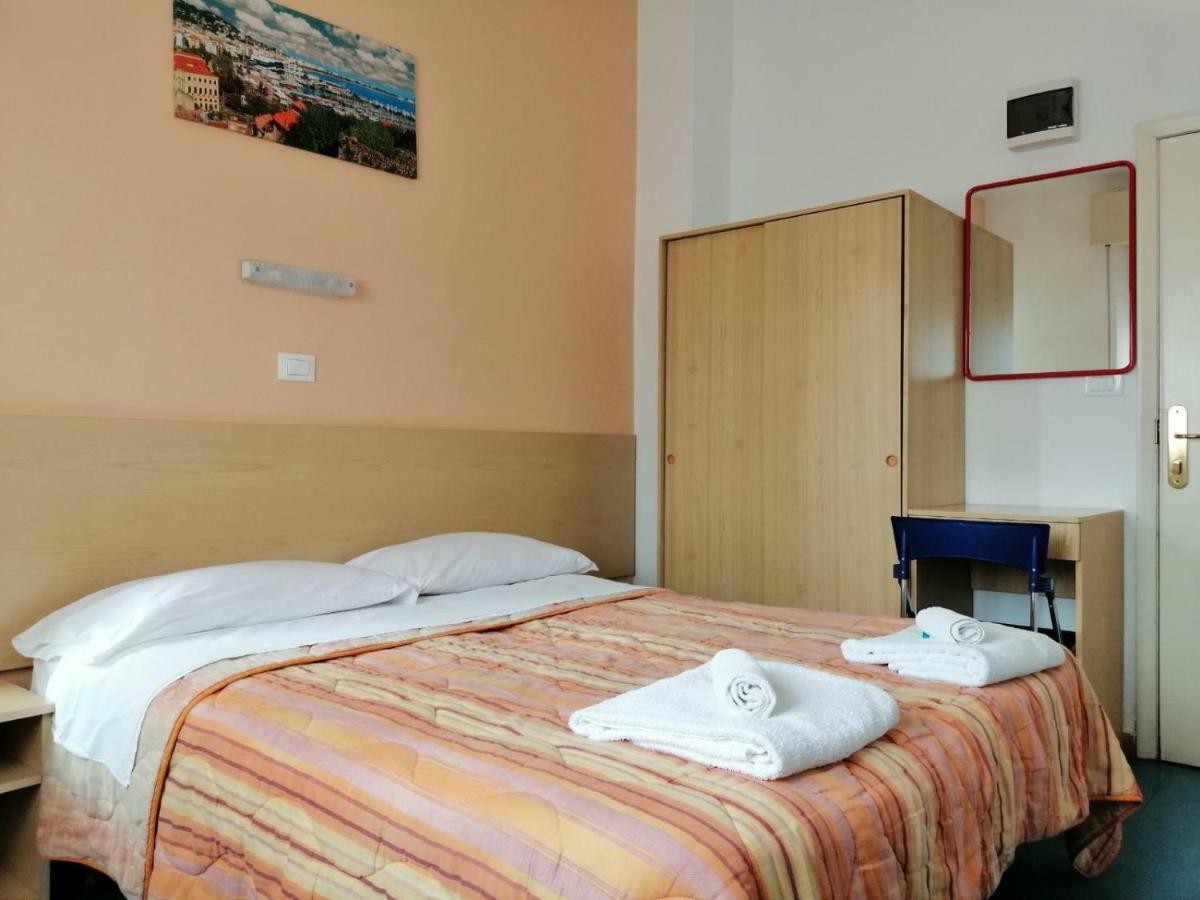 Hotel Manolita Rimini Luaran gambar